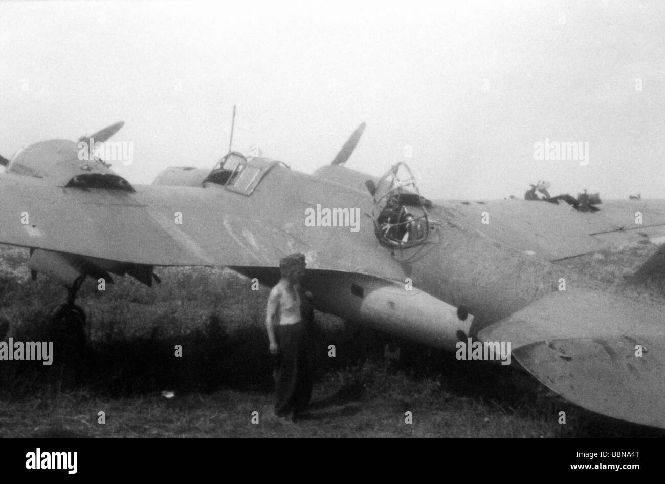 events, Second World War / WWII, aerial warfare, aircraft, crashed / damaged, Soviet bomber Tupolev ANT-40 (SB), captured by German troops after a forced landing, Dukhovshchina near Smolensk, Russia, 26.7.1941, Stock Photo
