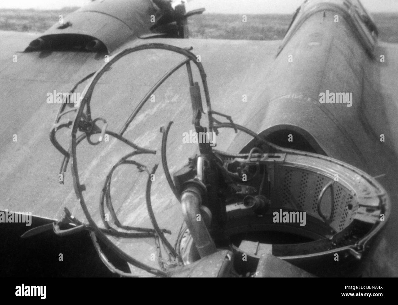 events, Second World War / WWII, aerial warfare, aircraft, crashed / damaged, Soviet bomber Tupolev ANT-40 (SB), captured by German troops after a forced landing, Dukhovshchina near Smolensk, Russia, 26.7.1941, detail, in the foreground the destroyed machinegun turret, Stock Photo