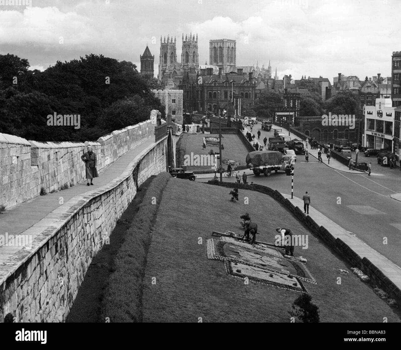 geography / travel, Great Britain, England, York, city views / cityscapes, city wall, view from Lendall Bridge, 1950s, Stock Photo