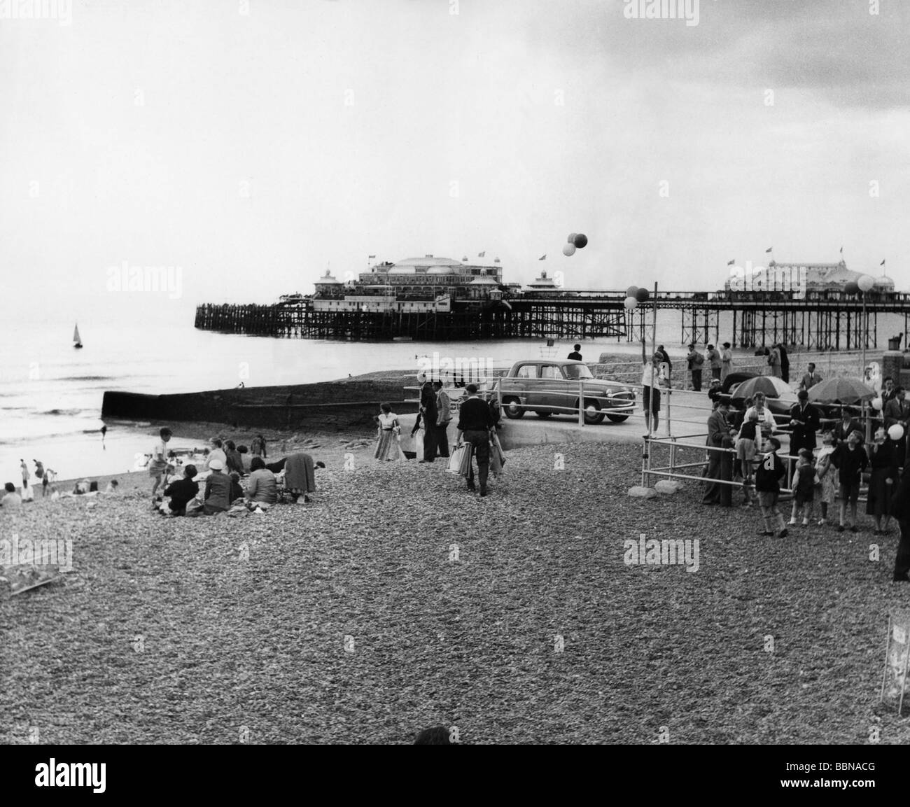 geography / travel, Great Britain, Brighton, beaches, sea front with west pier, circa 1960, Stock Photo