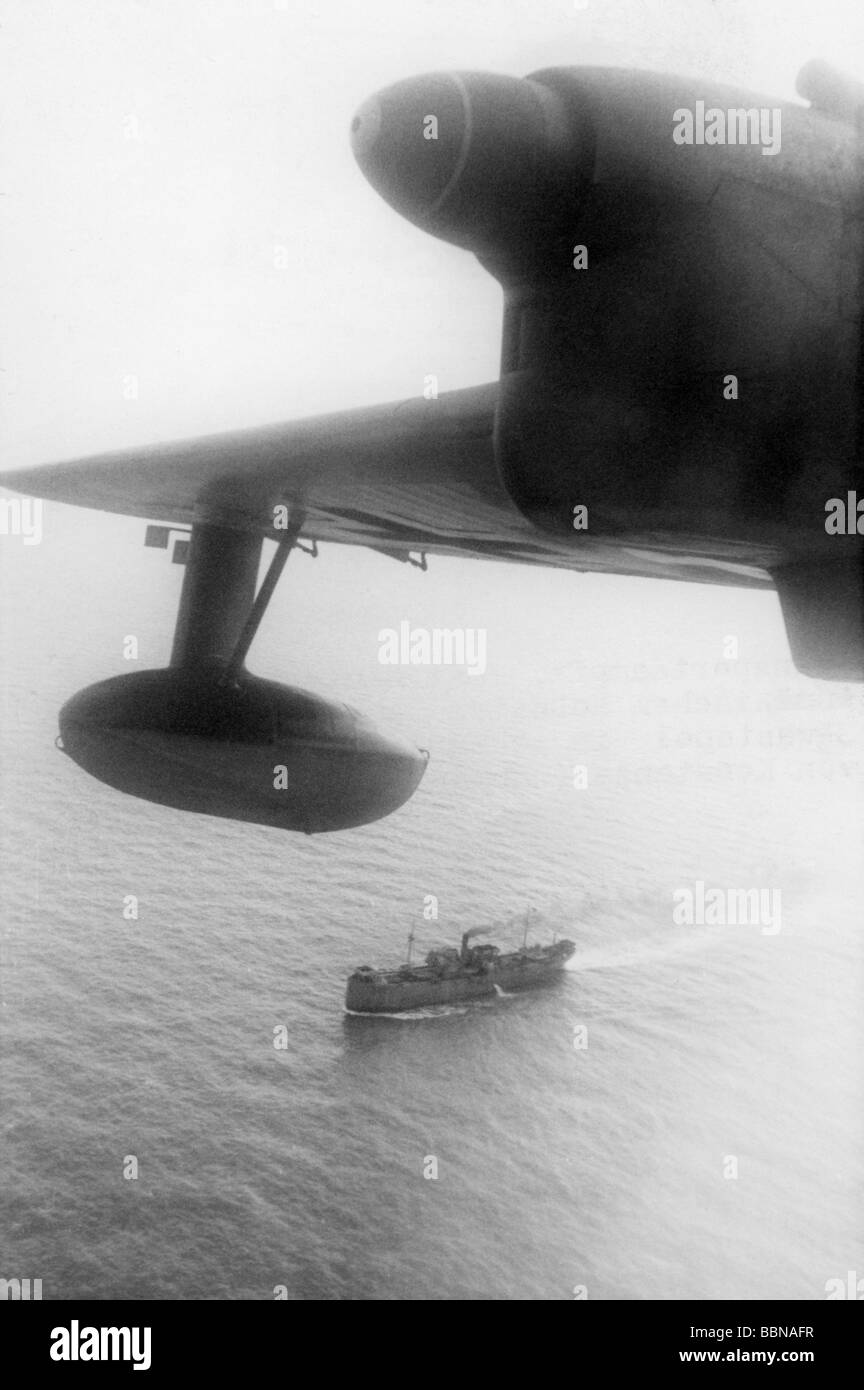 events, Second World War / WWII, Russia 1944 / 1945, Crimea, evacuation of Sevastopol, German or Rumanian freighter in the Black Sea, aerial photo, early May 1944, taken from a flying boat Blohm & Voss BV 138, Eastern Front, USSR, Wehrmacht, retreat, transport, naval, sea, navy, Kriegsmarine, Soviet Union, 20th century, historic, historical, ship, ships, vessels, vessel, Romanian, details, plane, planes, Luftwaffe, Third Reich, recce, long-range, boats, BV138, BV-138, maritime reconnaissance aircraft, engine, wing, 1940s, Stock Photo