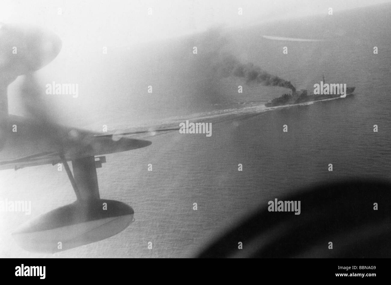 events, Second World War / WWII, Russia 1944 / 1945, Crimea, evacuation of Sevastopol, German or Rumanian ship in the Black Sea, aerial photo, early May 1944, taken from a flying boat Blohm & Voss BV 138, Eastern Front, USSR, Wehrmacht, retreat, transport, naval, sea, navy, Kriegsmarine, Soviet Union, 20th century, historic, historical, soldiers, ships, vessels, vessel, Romanian, plane, planes, Wehrmacht, Luftwaffe, Third Reich, recce, long-range, boats, BV138, BV-138, maritime reconnaissance aircraft, wing, 1940s, Stock Photo