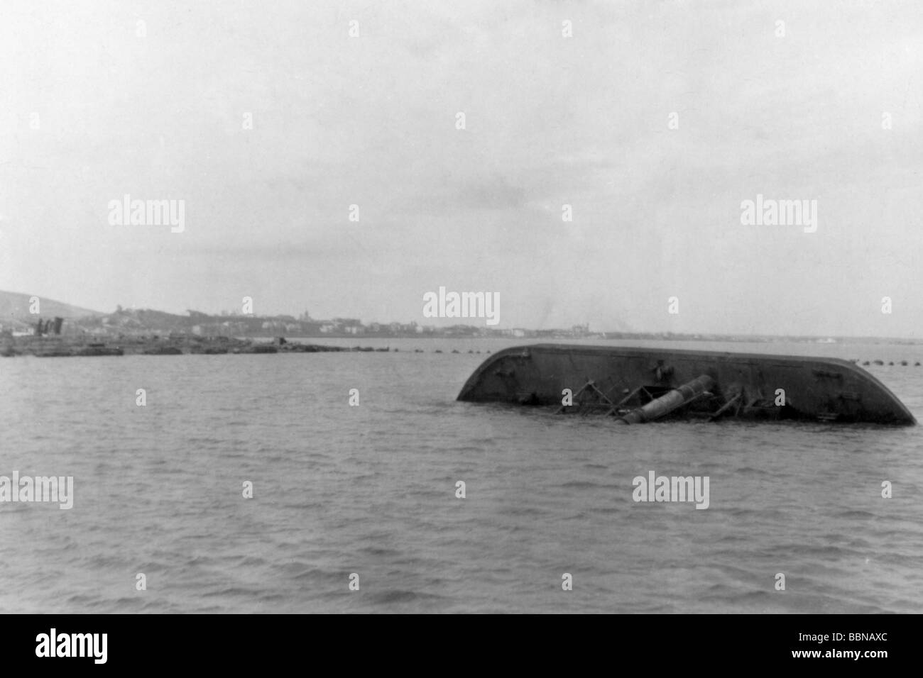 events, Second World War / WWII, Russia 1944 / 1945, Crimea, capsized boat in the harbour of Sevastopol, spring 1944, 20th century, historic, historical, Eastern Front, USSR, Soviet Union, Ukraine, destroyed, destruction, ship, boats, ships, port, 1940s, Stock Photo