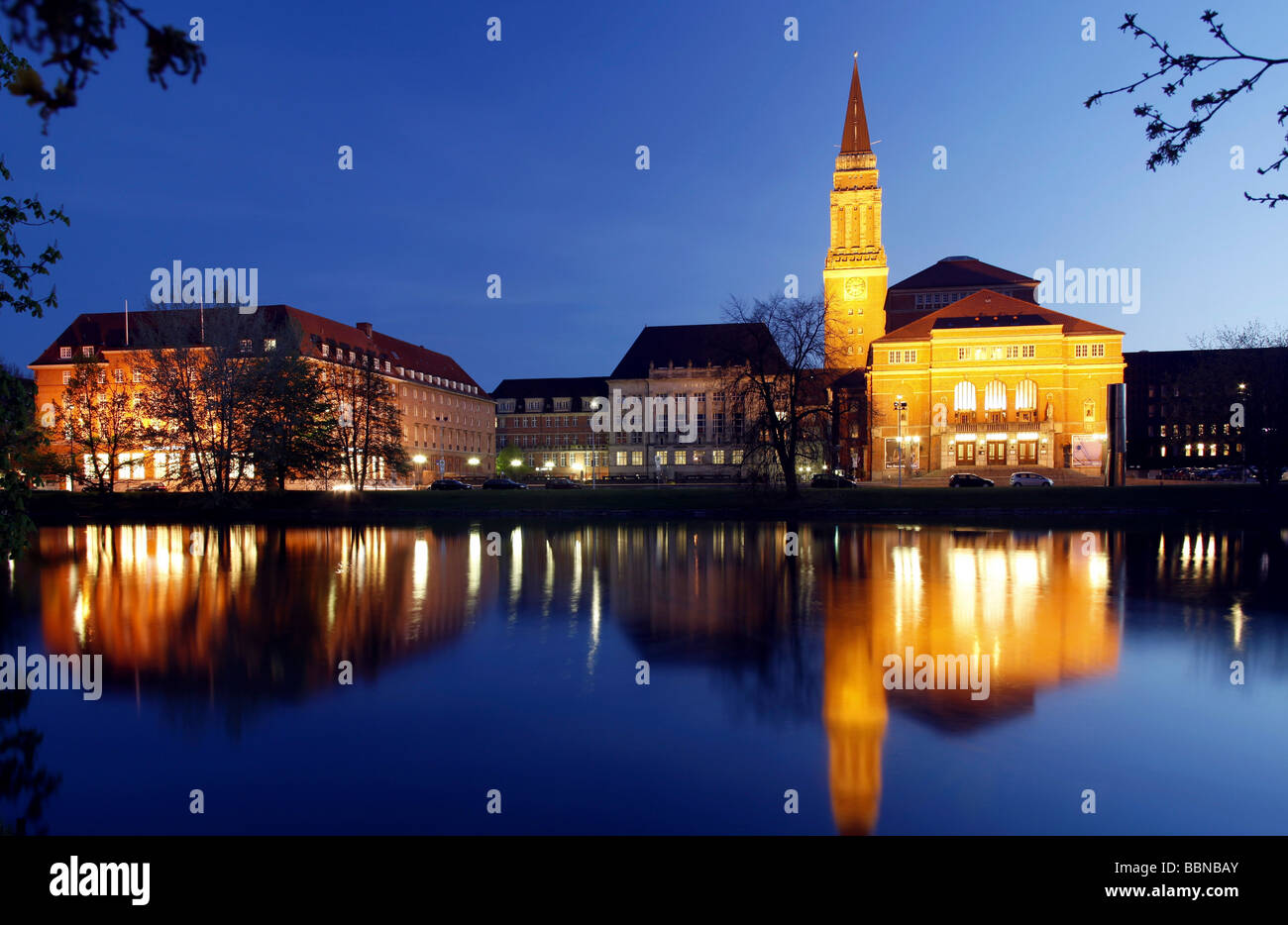 Overlooking the Kleiner Kiel lake, on the city hall and opera house