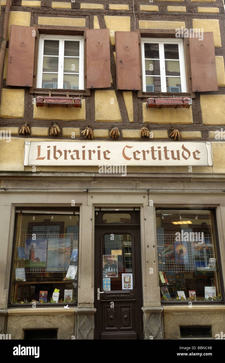 Book shop exterior hires stock photography and images Alamy
