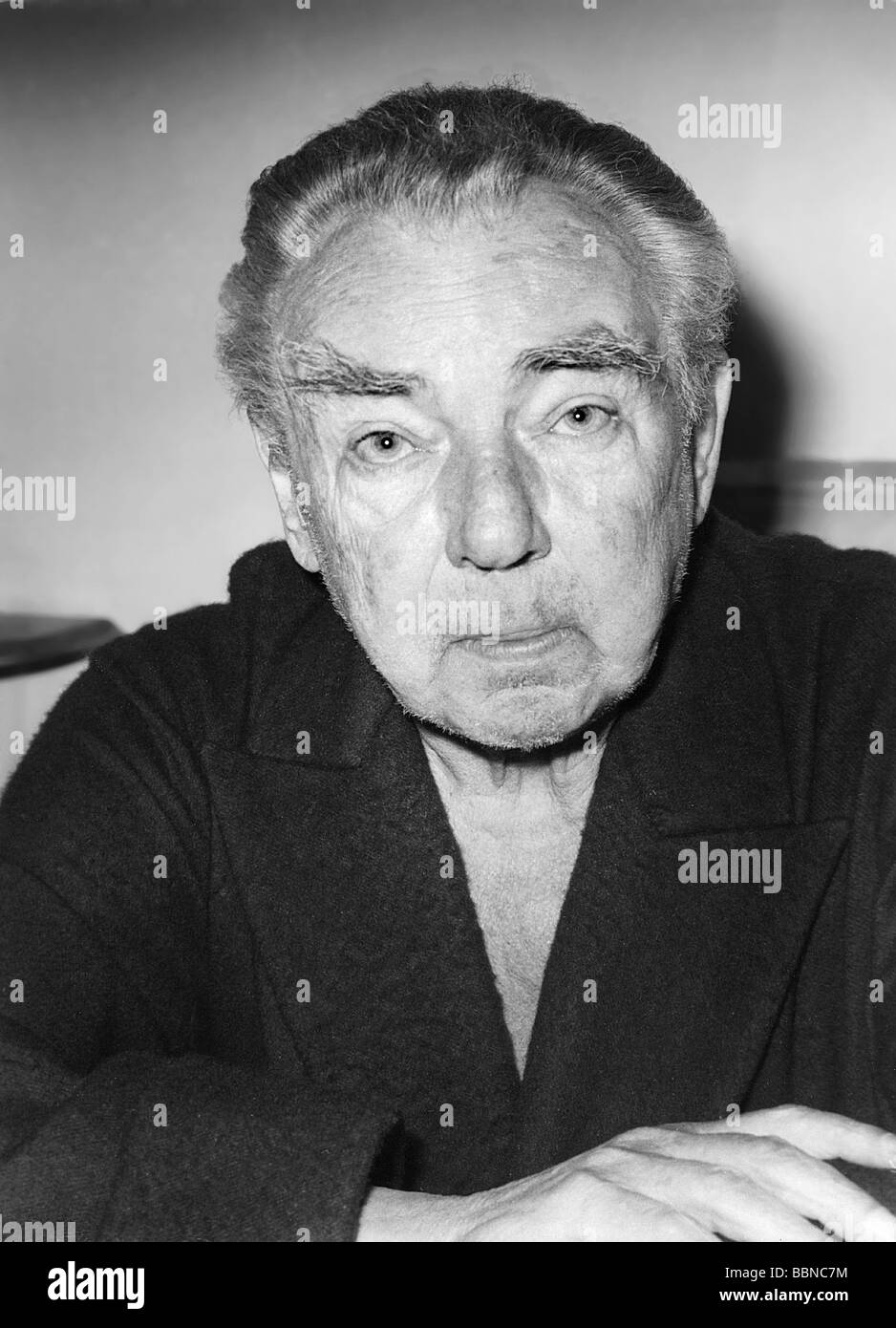 Erich kästner portrait hi-res stock photography and images - Alamy