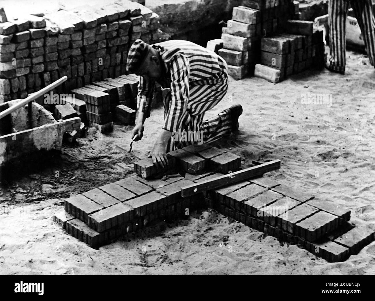 Nazism / National Socialism, crimes, concentration camps, Mauthausen, Austria, prisoner working, circa 1940, Stock Photo