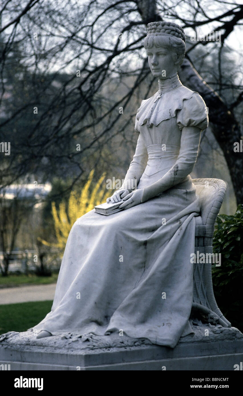 Elisabeth Amalie of Bavaria, 24.12.1837 - 10.9.1898, Empress consort of Austria since 24.4.1854, Queen consort of Hungary, called 'Sisi', full length, statue, marble, Merano, spa gardens, Stock Photo