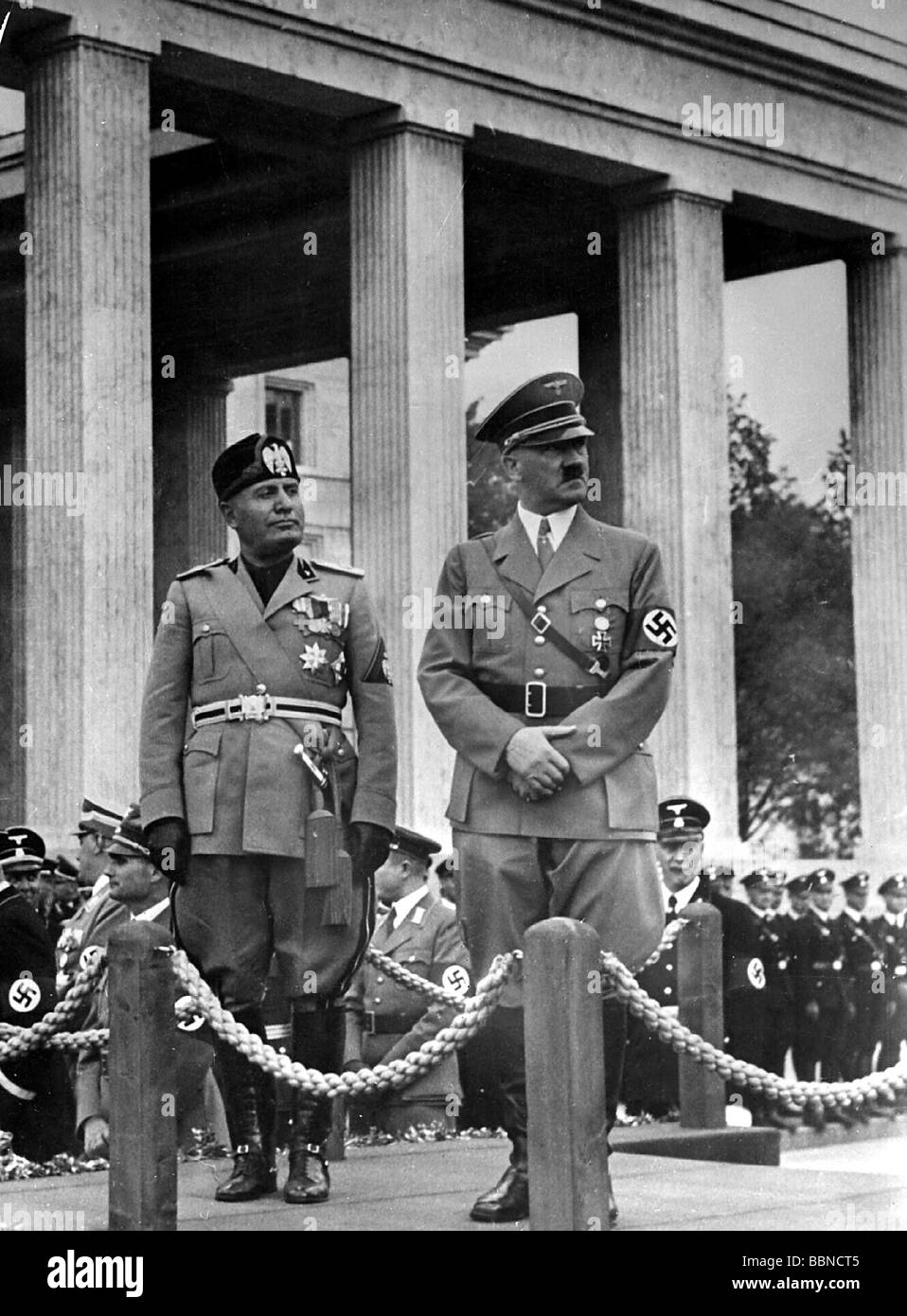 Mussolini, Benito, 29.7.1883 - 28.4.1945, Italian politician, full length, visiting Adolf Hitler, temple of honour, Königsplatz, Munich, um 1938, Stock Photo