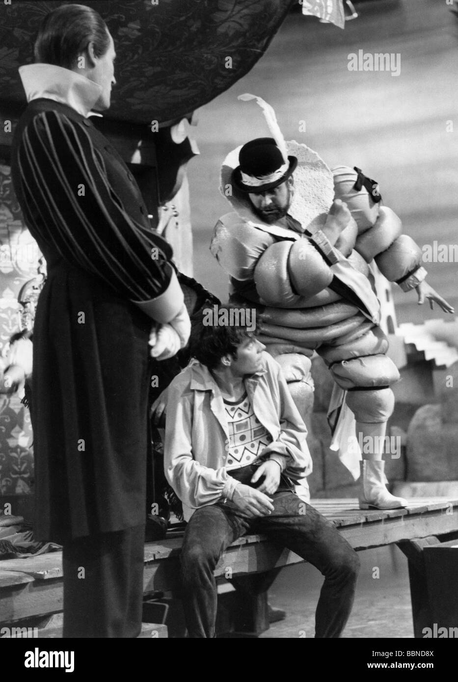 movie, 'Die Mohrin', DEU 1967, director: Werner Düggelin, scene with: Peter Arens, Peter Brogle, Günter König, Third-Party-Permissions-Neccessary Stock Photo