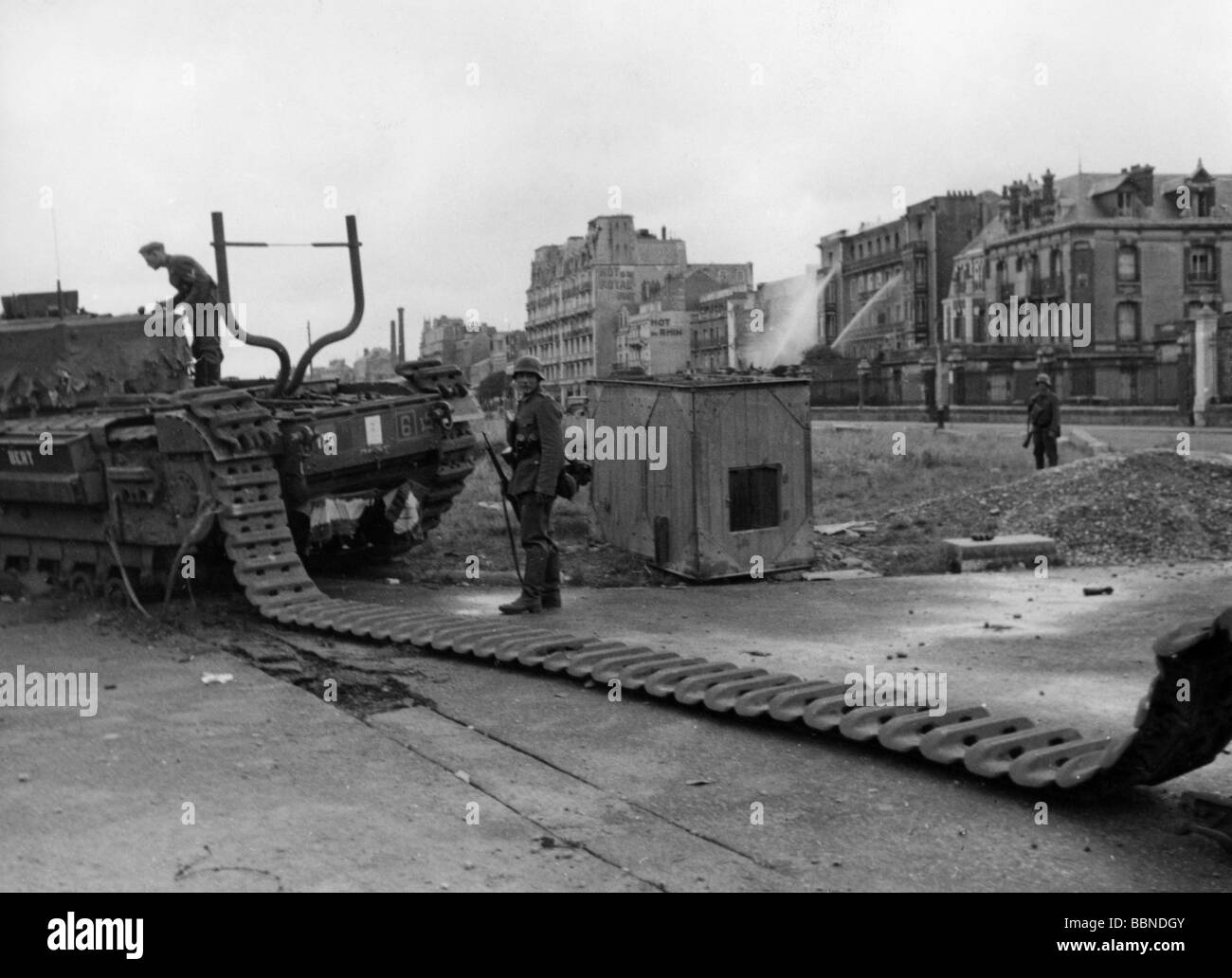 events, Second World War / WWII, France, Dieppe, 19.8.1942, destroyed 'Churchill' tank of the 14th Canadian Army Tank Regiment (Calgary Tanks), Stock Photo