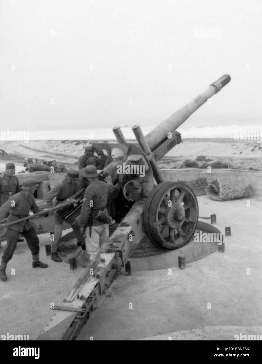 events, Second World War / WWII, France, Atlantic Wall, German gun emplacement at the French west coast near Biarritz, 28.4.1943, Stock Photo