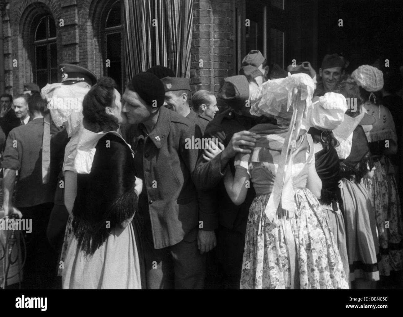 events, Second World War / WWII, France, release of French prisoners of ...