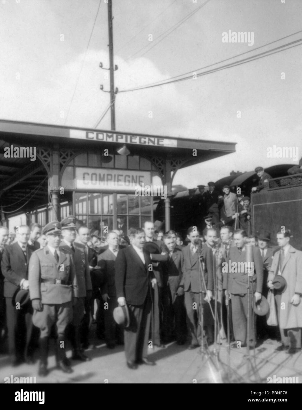 events, Second World War / WWII, France, politics, release of French prisoners of war, in exchange for voluntary French workers, arrival in Compiegne, 11.8.1942, Prime Minister Pierre Laval giving speech, Stock Photo