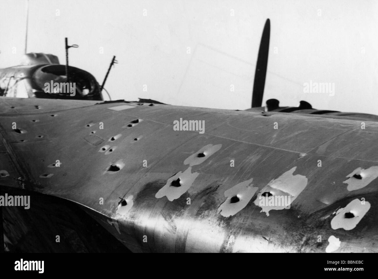 events, Second World War / WWII, aerial warfare, aircraft, crashed / damaged,  German bomber Dornier Do 17 back from a mission against England, hit by a  British fighter and AA fire, Lille,