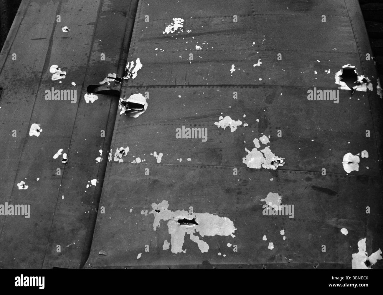 events, Second World War / WWII, aerial warfare, aircraft, crashed / damaged, German bomber back from a mission against England, autumn 1940, Stock Photo