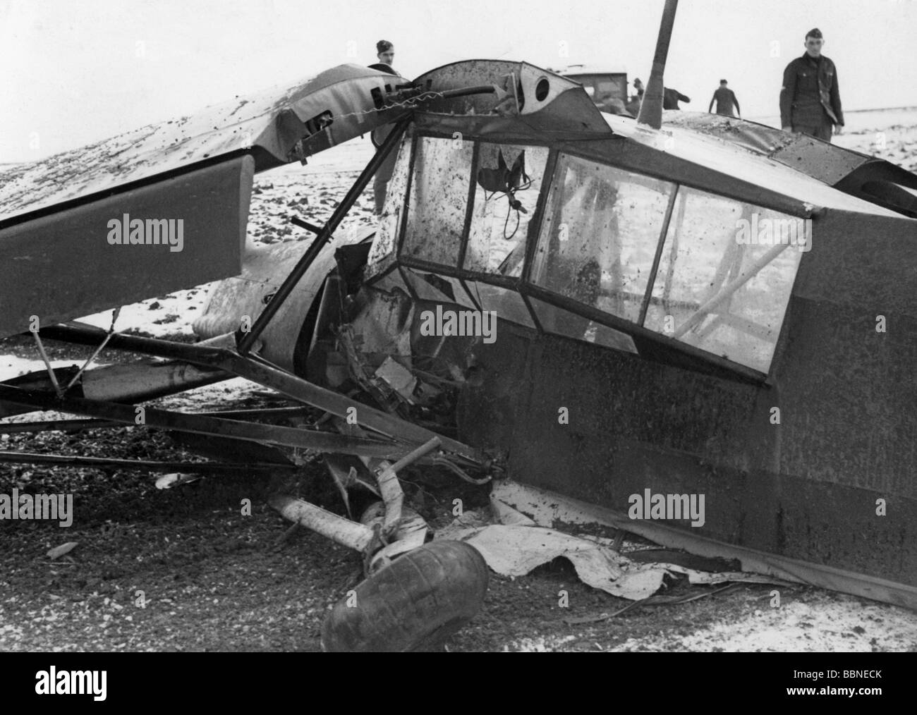 events, Second World War / WWII, aerial warfare, aircraft, crashed / damaged, German liaison aircraft Fieseler Fi 156 'Storch' (Stork), crashed on 23.2.1941 near Amiens, France, Stock Photo