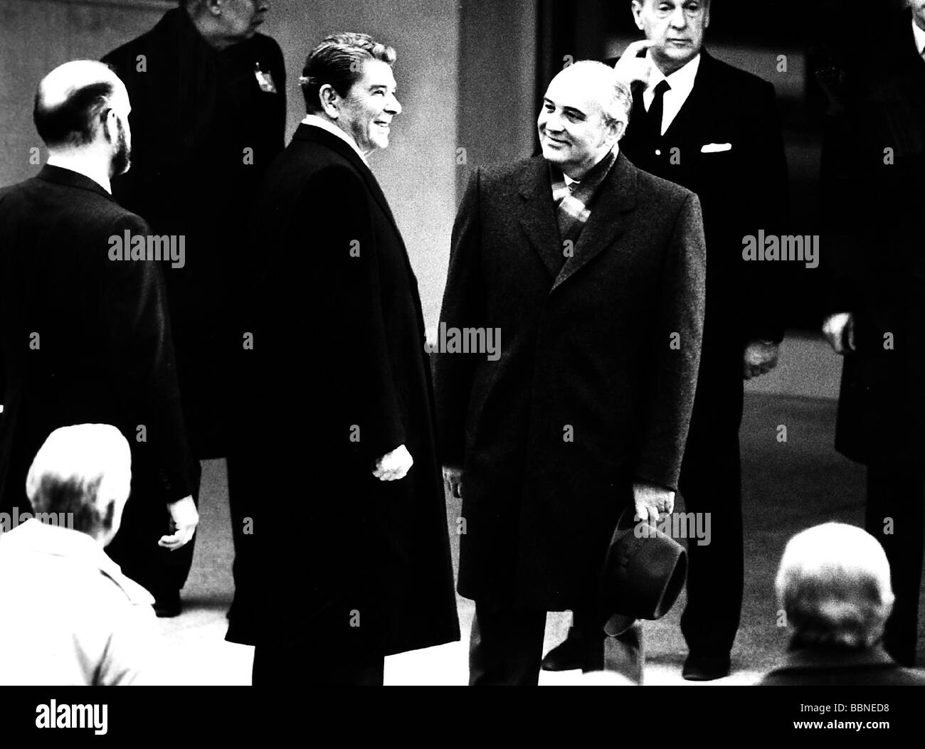 Reagan, Ronald, 6.2.1911 - 5.6.2004, American actor and politician, 40th President of the United States, half length, with Michail Gorbachev, Geneve, 1985, Stock Photo