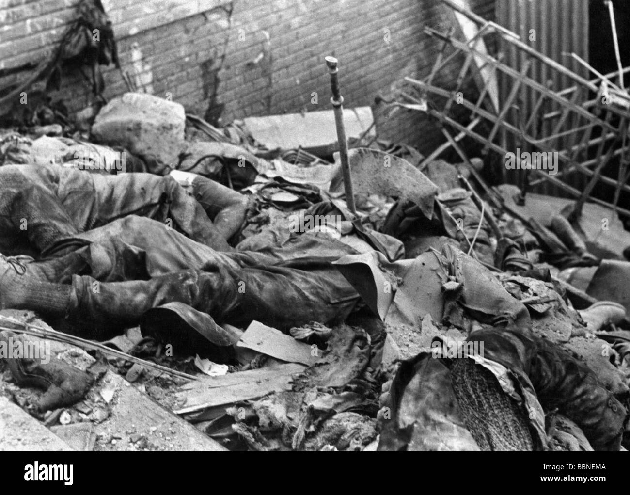 events, Second World War / WWII, aerial warfare, France 1942 / 1943, US air raid on Paris, 4.4.1943, debris and corpses at the metro station Pont de Sevres, 20th century, historic, historical, United States Army Air Force, USAAF, bombing attack, destruction, steps, entrance, dead bodies, victims, victim, death, underground, people, 1940s, Stock Photo