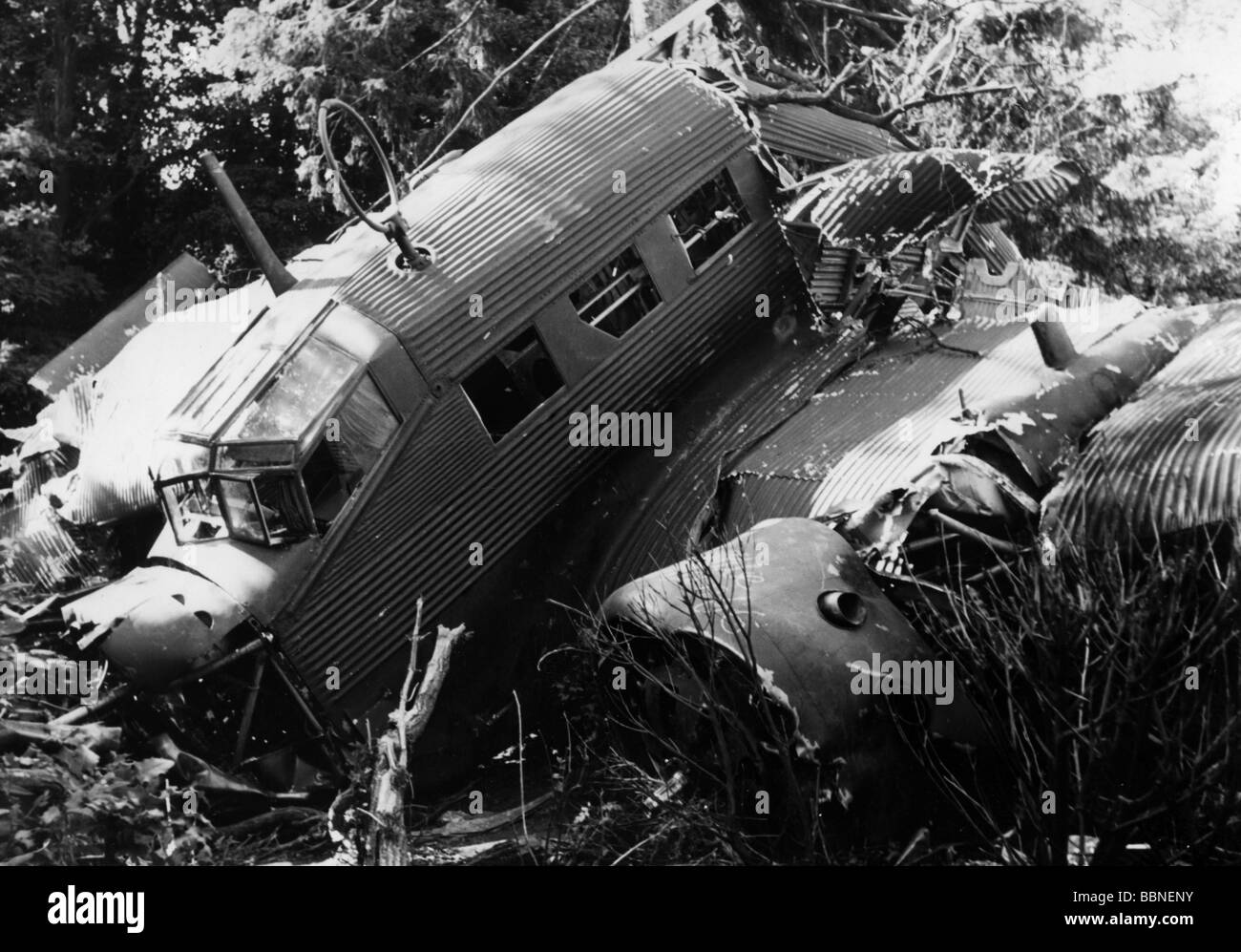 events, Second World War / WWII, aerial warfare, aircraft, crashed
