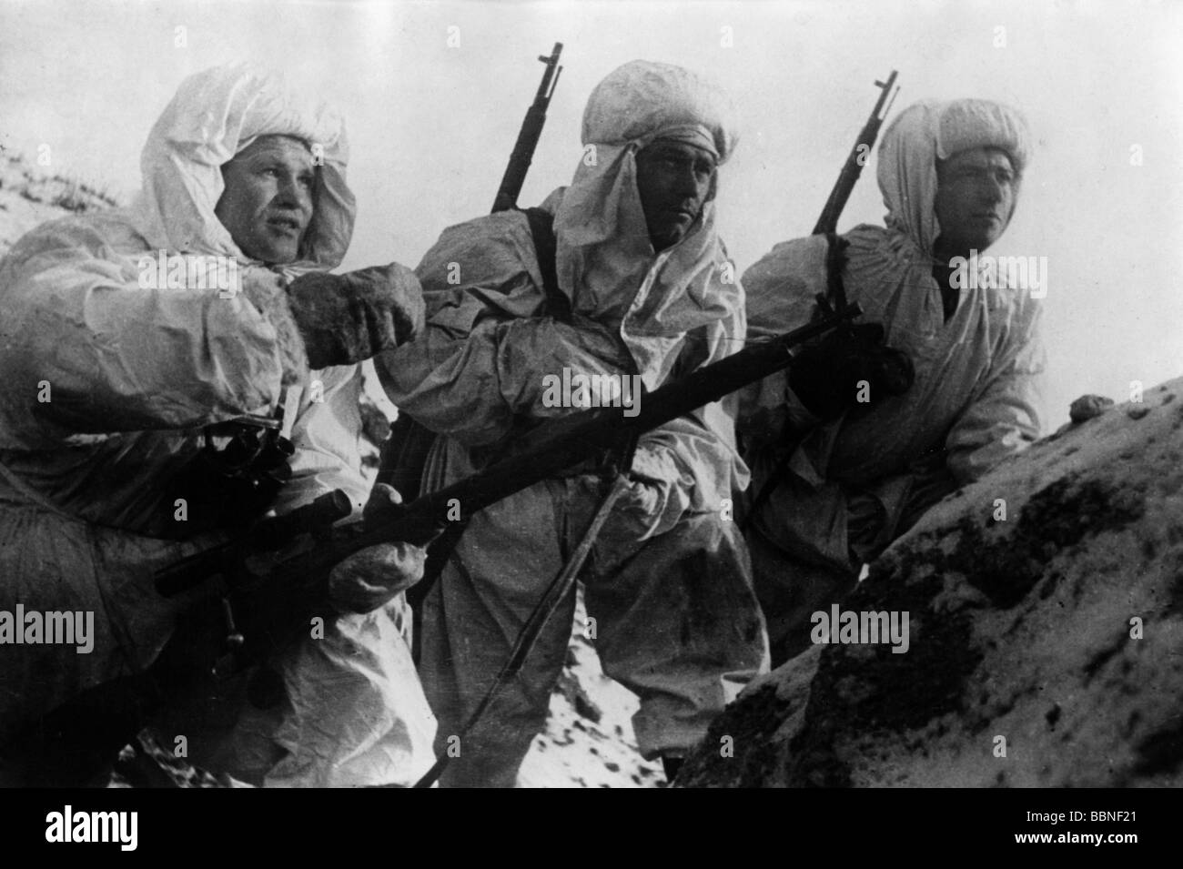 events, Second World War / WWII, Russia, Stalingrad 1942 / 1943, Soviet snipers in winter camouflage suits, among them Vasily Zaytsev (left), later 'Hero of the Soviet Union', Stock Photo