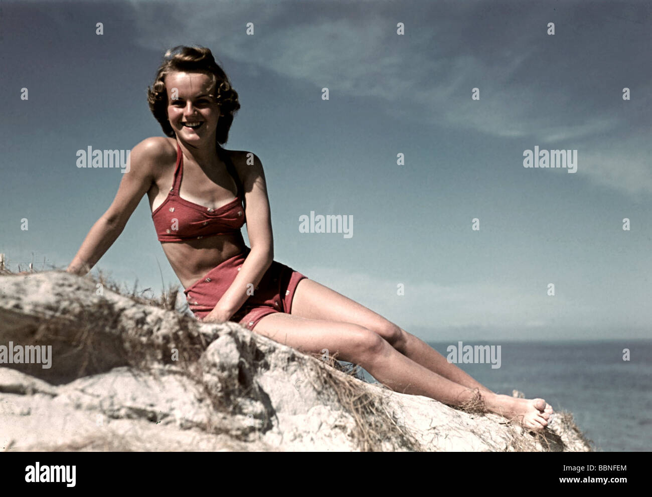 Bathing suit 1950's hi-res stock photography and images - Page 2 - Alamy