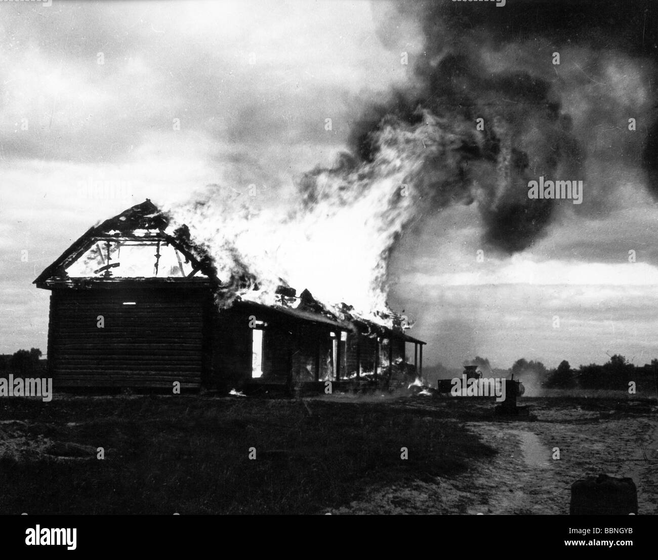 events, Second World War / WWII, Russia 1942 / 1943, burning farmhouse, circa 1942, fire, destruction, 20th century, historic, historical, Eastern Front, USSR, Soviet Union, flames, farm house, 1940s, Stock Photo
