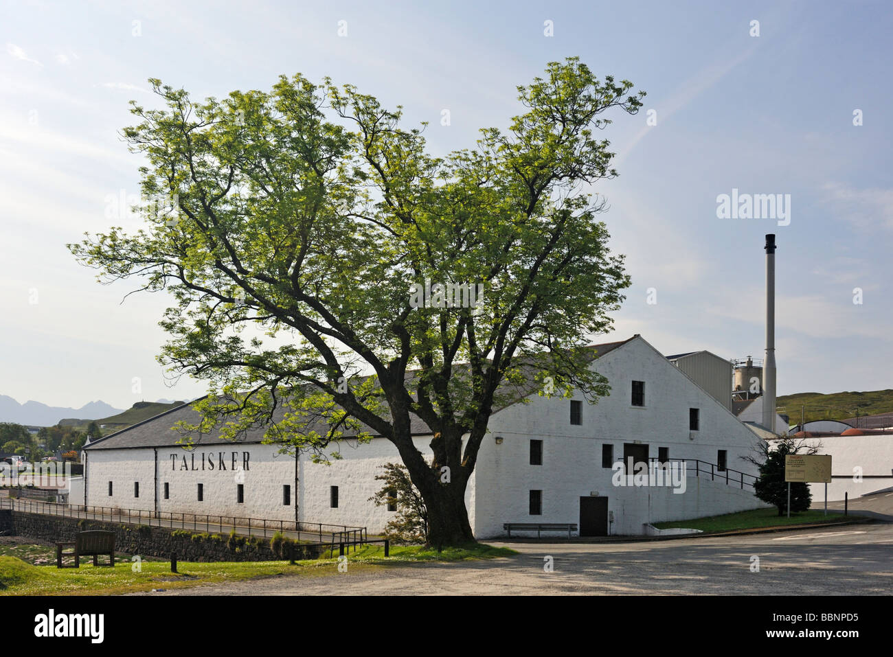 Talisker whisky distillery. Carbost, Loch Harport, Minginish, Isle of Skye, Inner Hebrides, Scotland, United Kingdom, Europe. Stock Photo