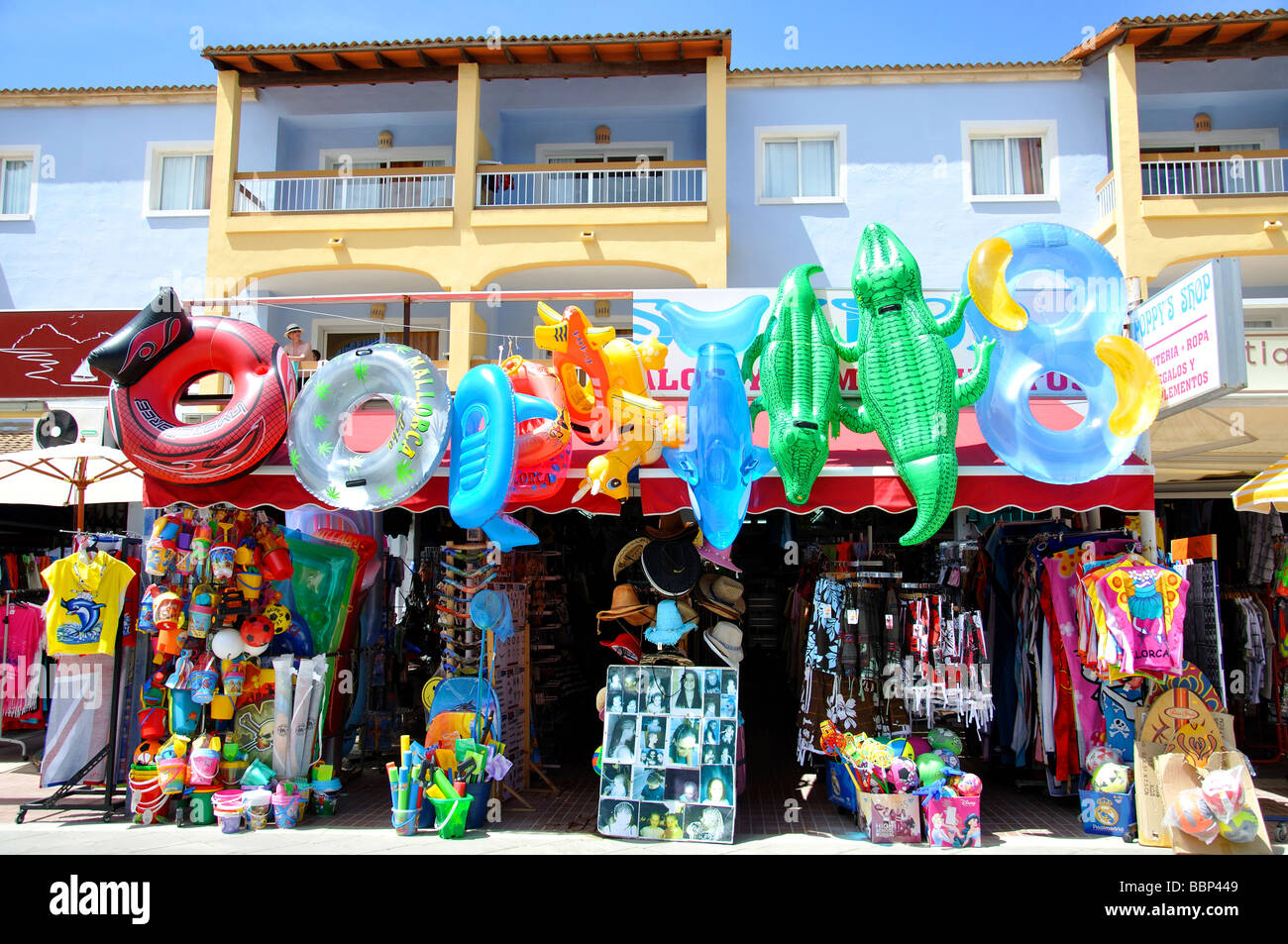 Promenade beach store, Port d’Alcudia, Alcudia Municipality, Mallorca