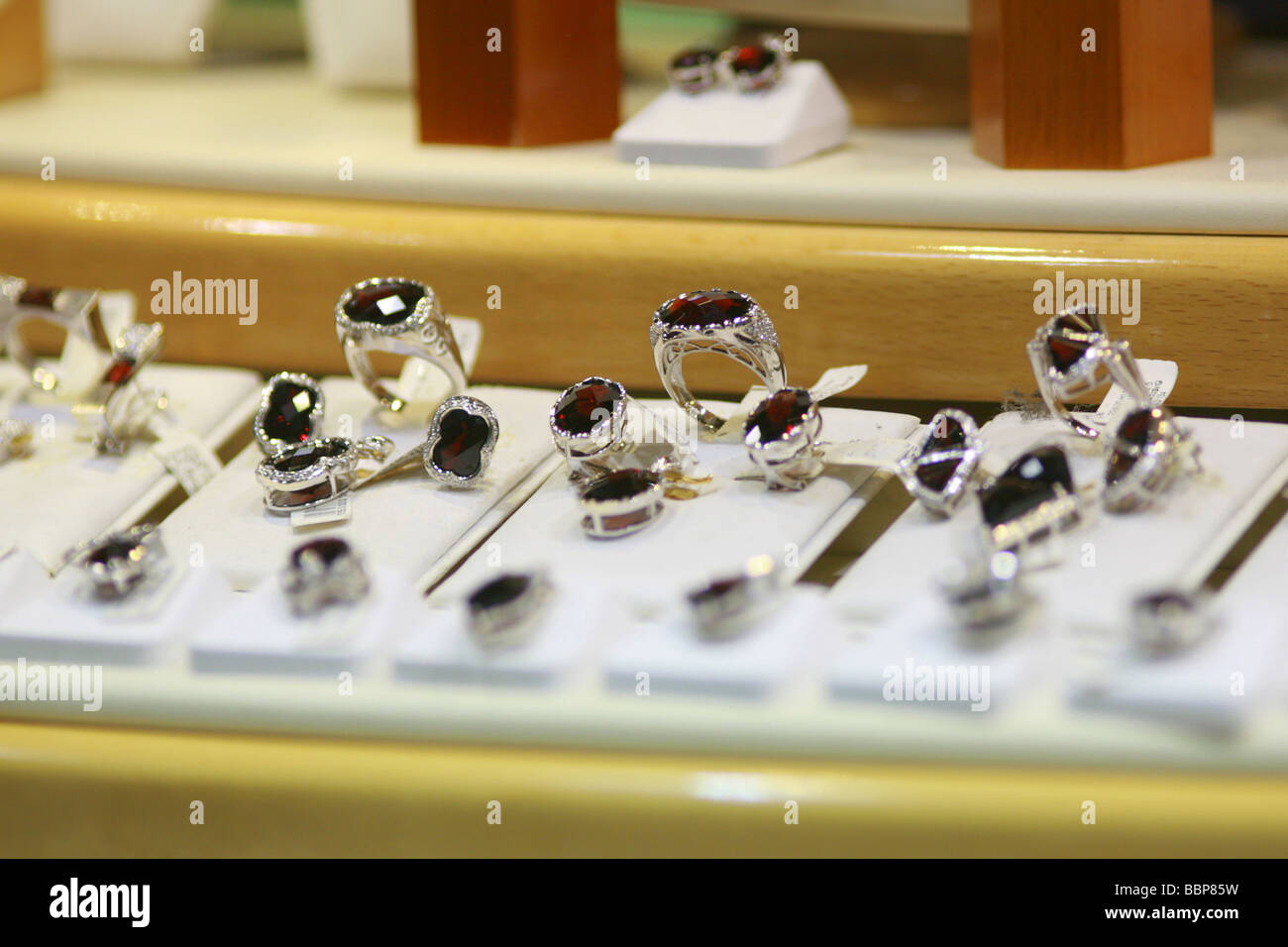 jewellers shop window with many gold rings Stock Photo Alamy