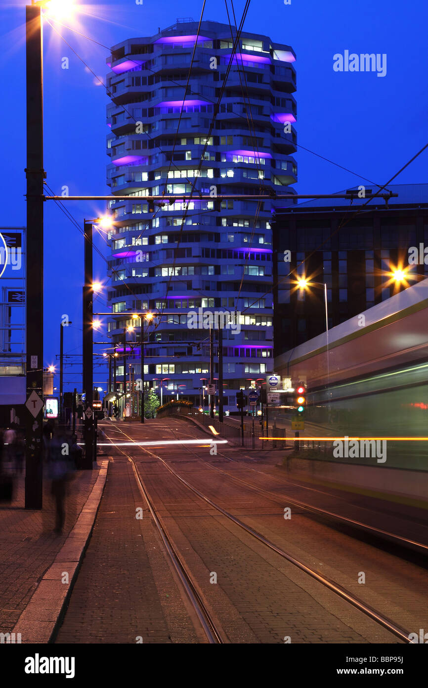 East Croydon Tram Station At Dusk Stock Photo
