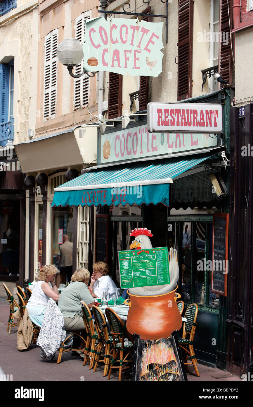THE COCOTTE CAFE, TROUVILLE-SUR-MER, CALVADOS (14), NORMANDY, FRANCE Stock  Photo - Alamy
