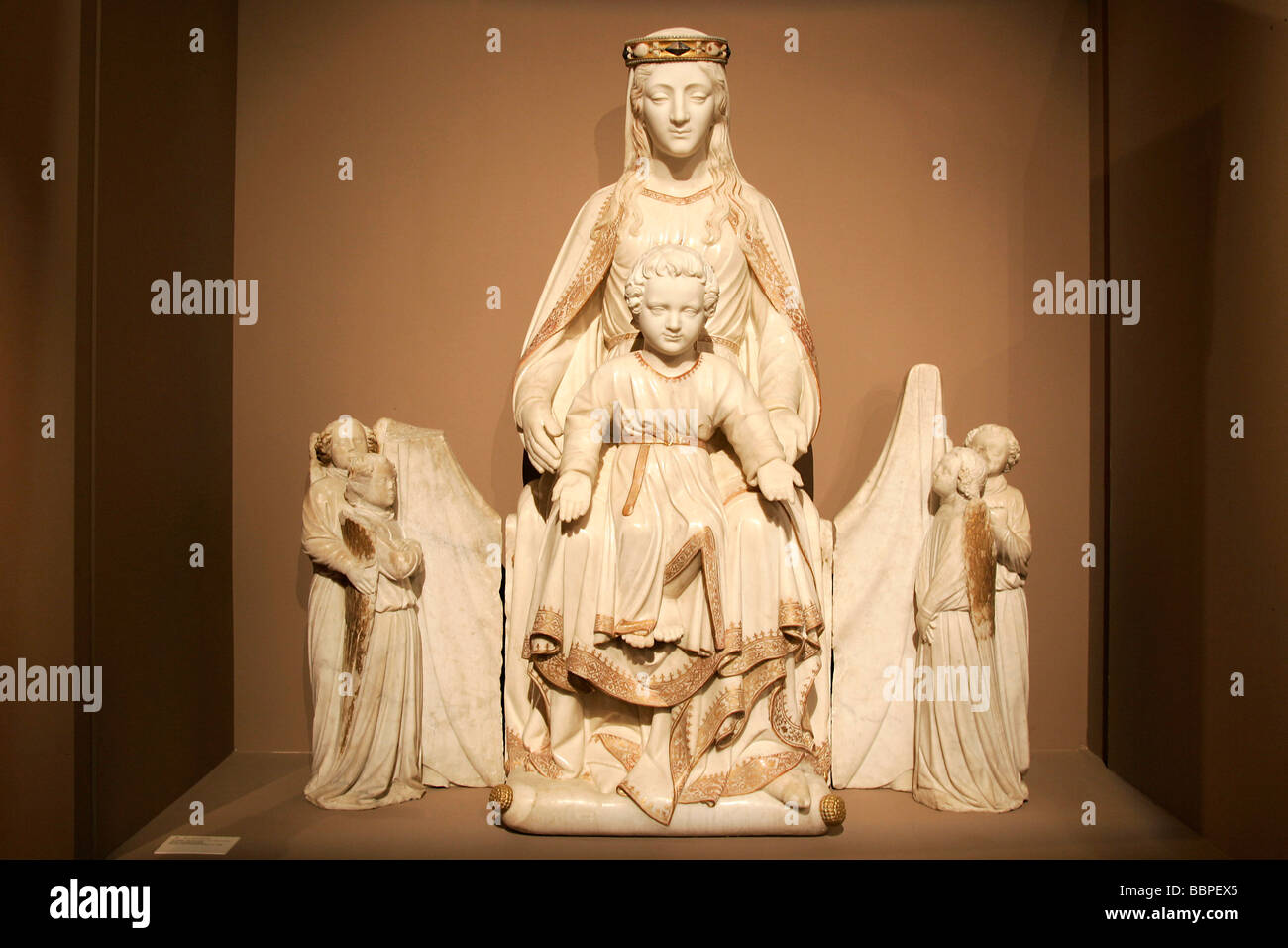 Statue blanche hi-res stock photography and images - Alamy