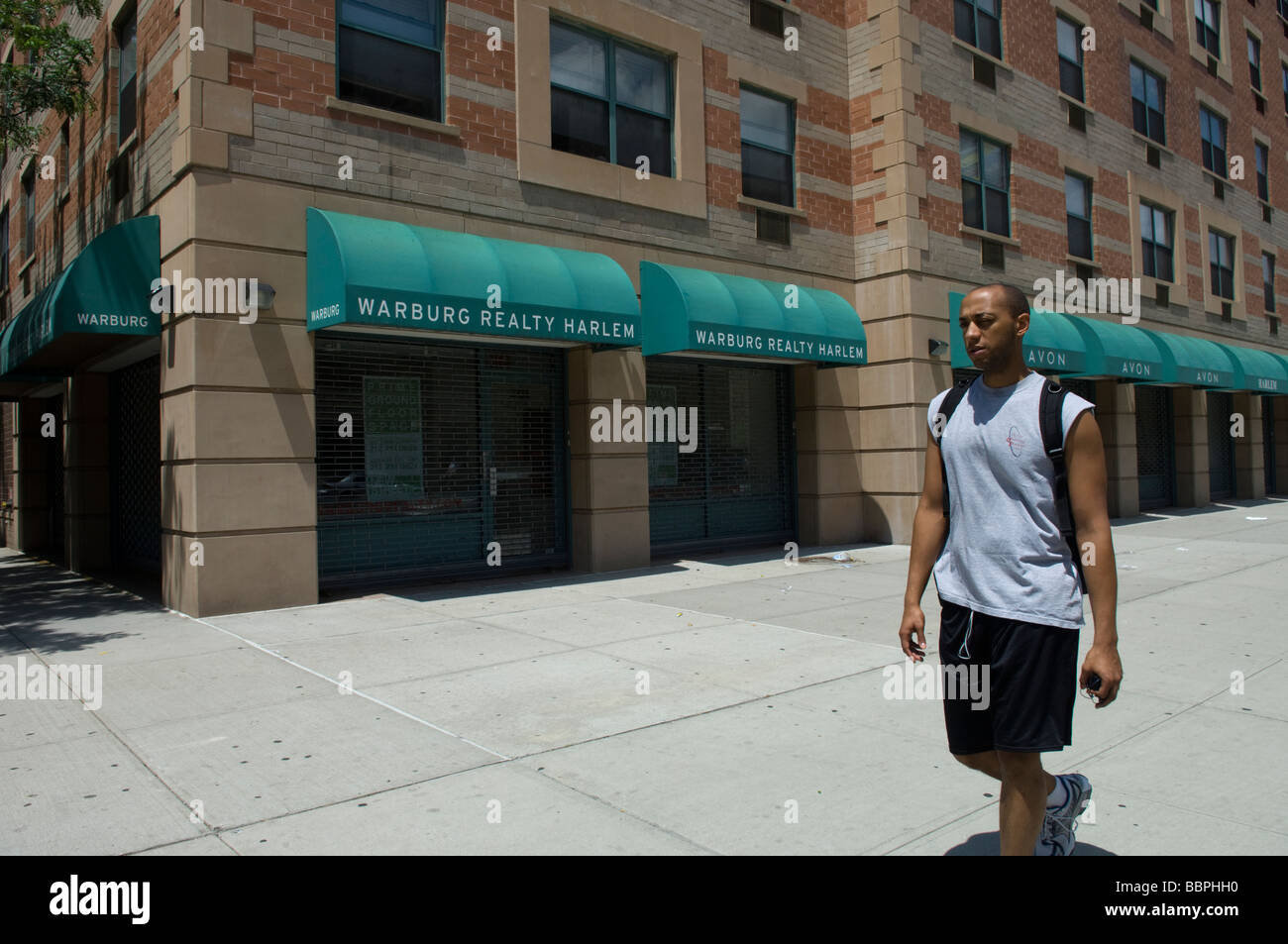 Closed Warburg Realty Harlem real estate office in New York on Saturday May 30 2009 Frances M Roberts Stock Photo
