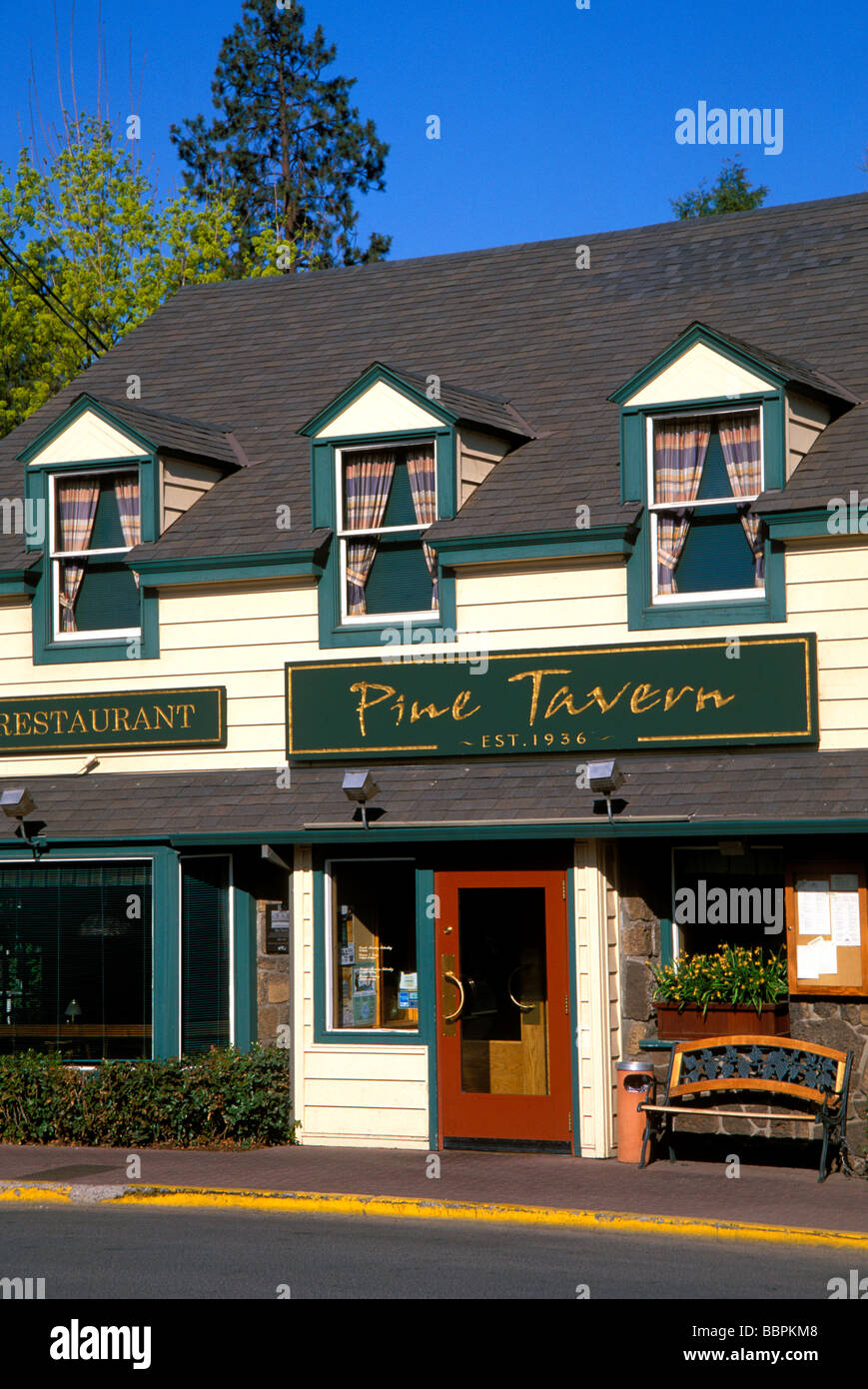 The Pine Tavern Bend Oregon Stock Photo Alamy
