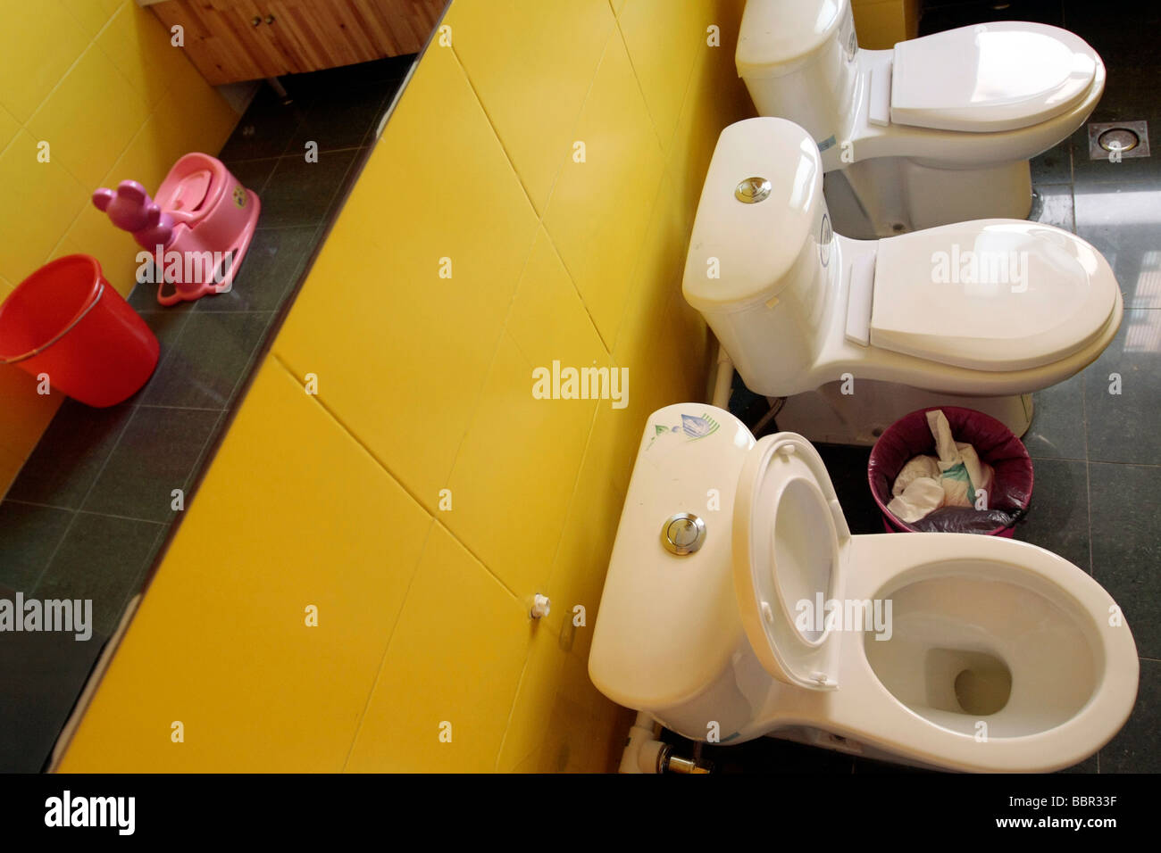 TOILETS FOR THE CHILDREN, KINDER CLUB SCHOOL IN SHANGHAI, CHINA, ASIA
