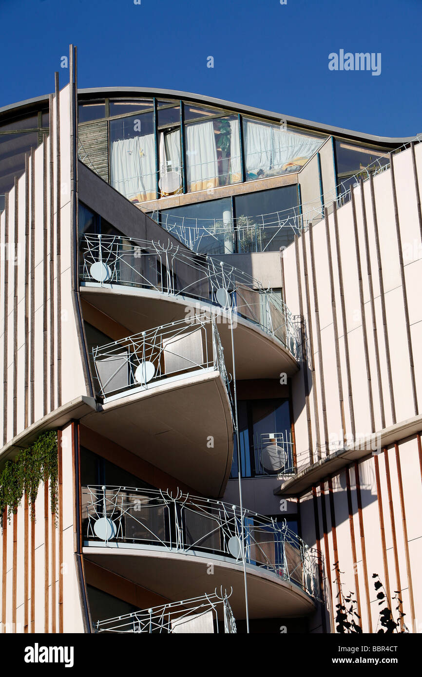 FACADE OF A MODERN BUILDING, SCHONEBERG NEIGHBOURHOOD, BERLIN, GERMANY ...