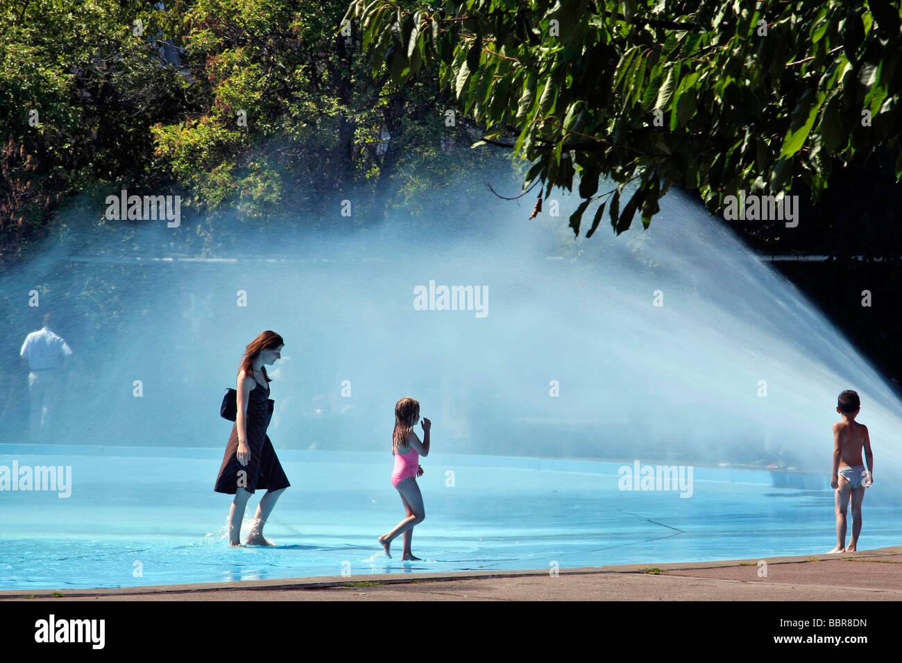 PUBLIC GARDENS WITH OPEN AIR SWIMMING POOL PRENZLAUER BERG BERLIN GERMANY Stock Photo Alamy