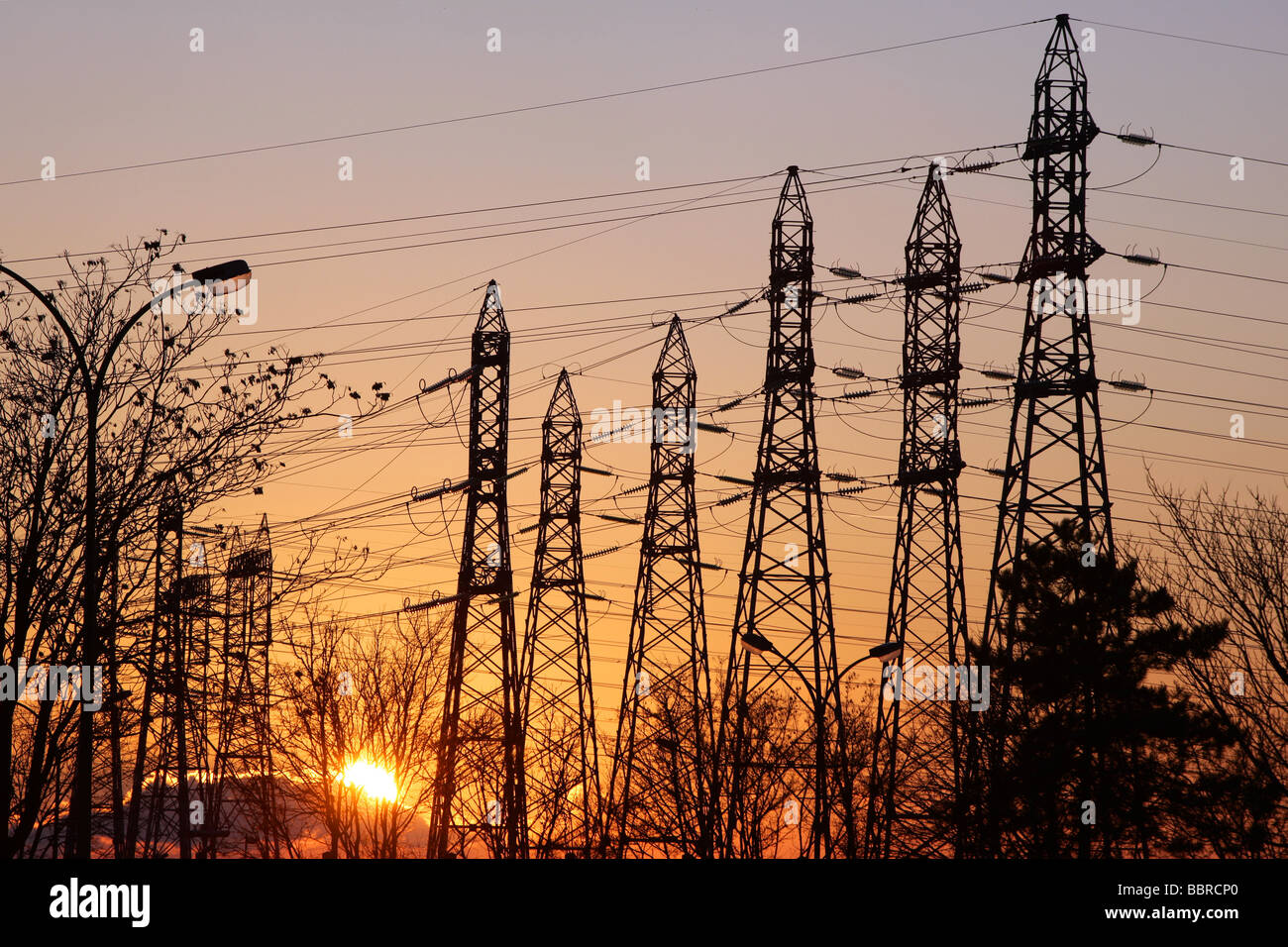 ELECTRICITY PYLONS FOR HIGH VOLTAGE LINES COMING OUT OF THE EDF NUCLEAR