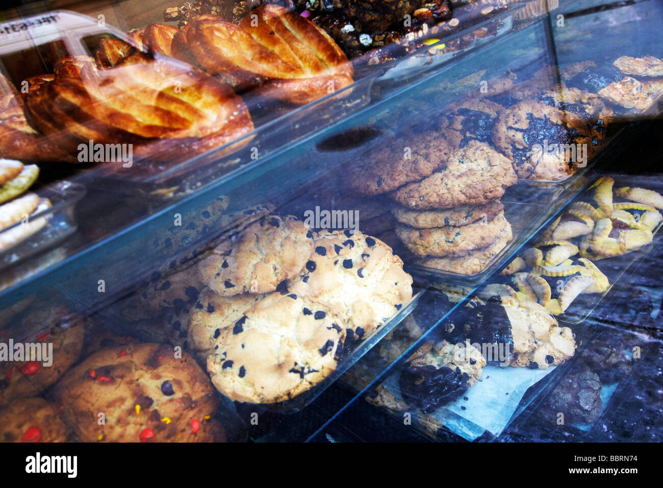 cookies and cakes, New York bakery Stock Photo Alamy