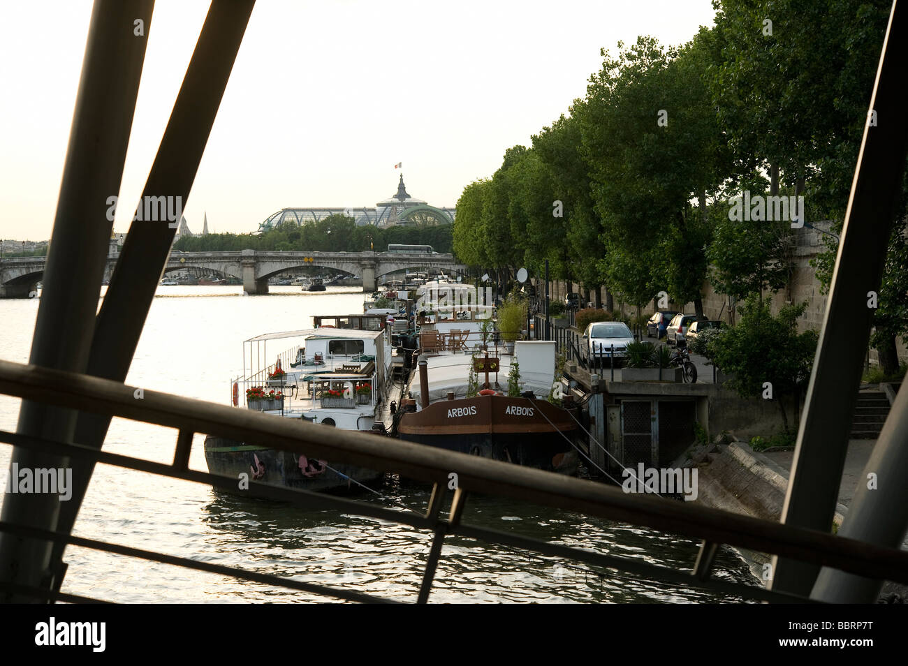 Paris Hausboote an der Seine Paris Houseboats at the Seine River Stock Photo