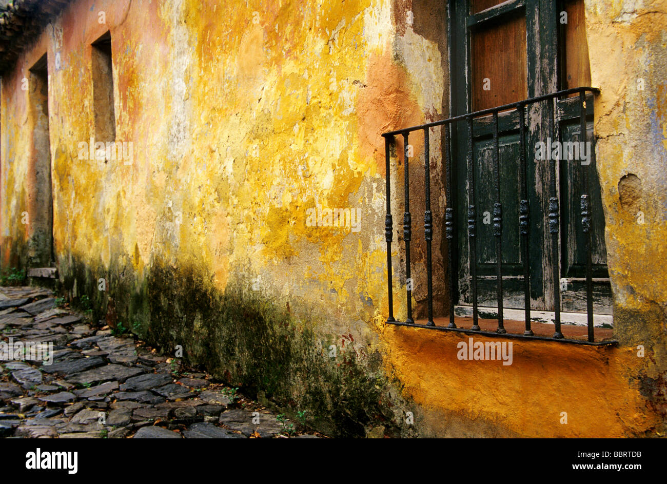 House in Colonia del Sacramento, Calle de los Suspiros, Street of Sighs Stock Photo Alamy