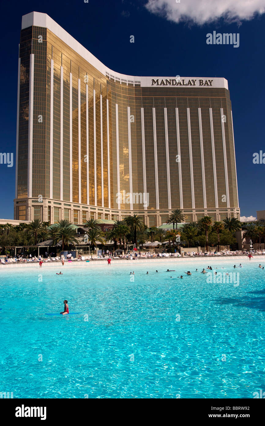 THE POOL AT THE MANDALAY BAY HOTEL, LAS VEGAS, NEVADA, UNITED STATES,  AMERICA, USA Stock Photo - Alamy