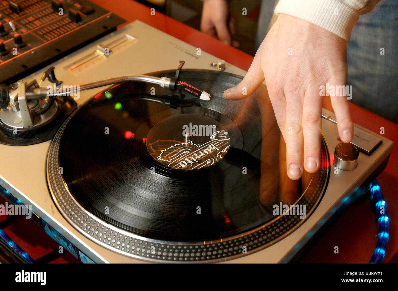 Hip hop dj scratch hires stock photography and images Alamy