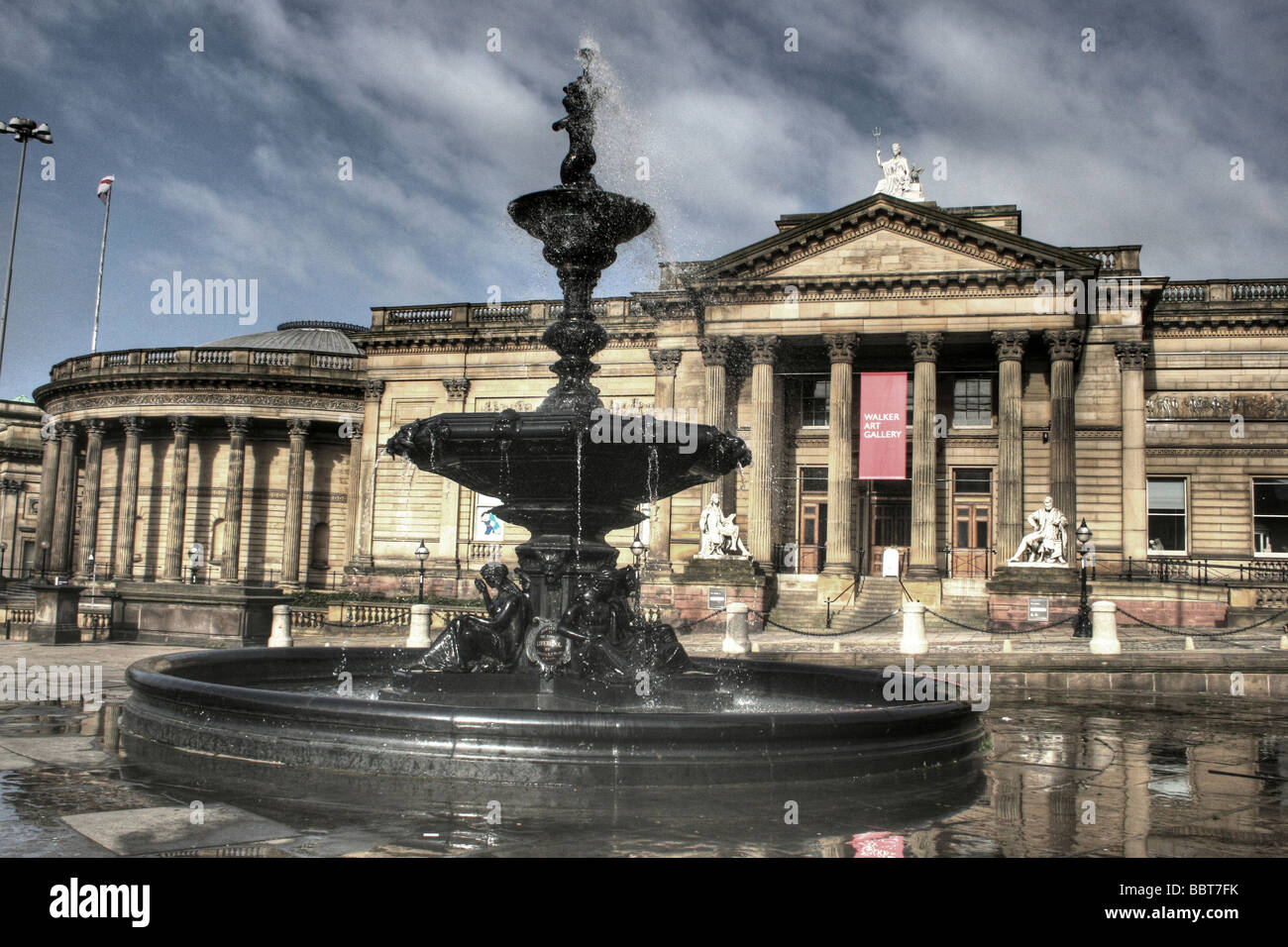 HDR Liverpool Walker Art Gallery and Fountain, Merseyside, England, UK Stock Photo