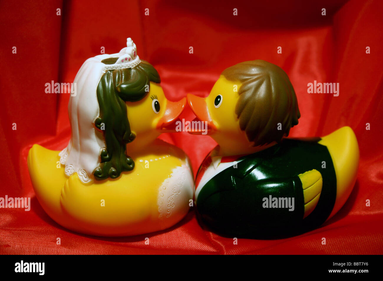 bride and groom rubber ducks
