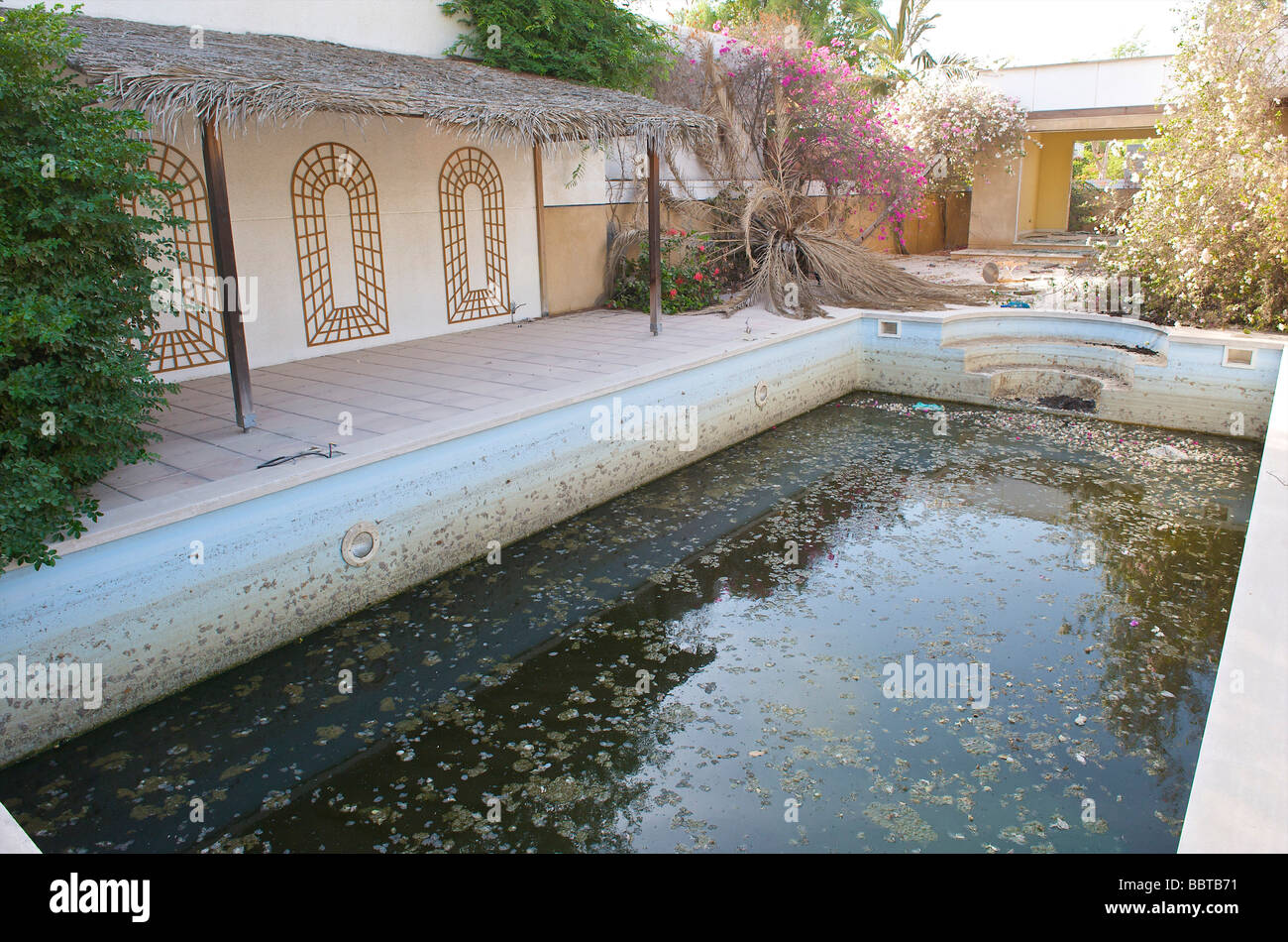 Dubai Jumeirah abandoned houses that will be destroyed to make space ...