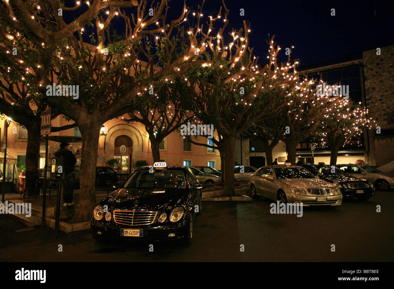 christmas-taormina-sicily-italy-BBTBEE.jpg