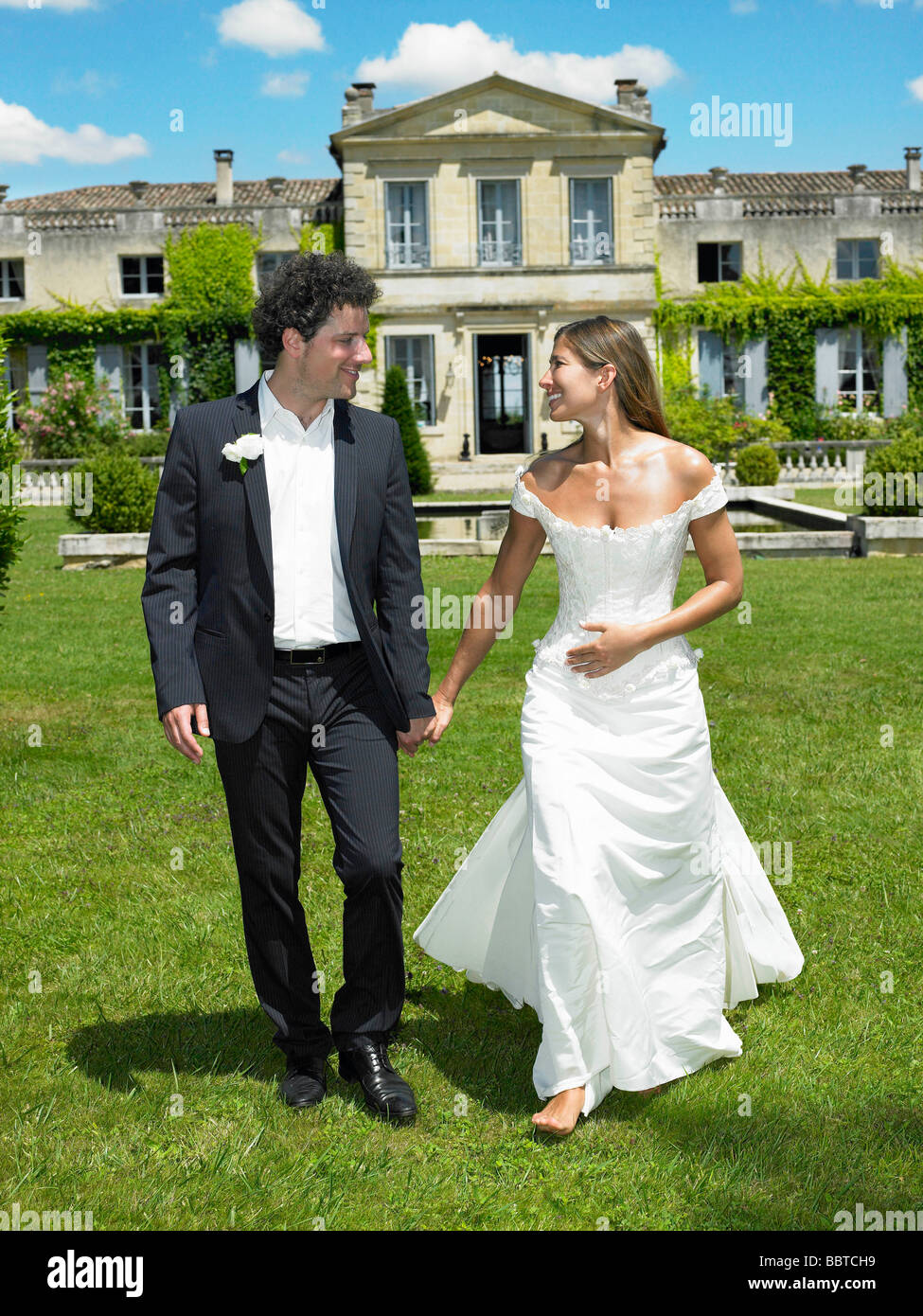 Wedding couple in front castle hi-res stock photography and images - Alamy