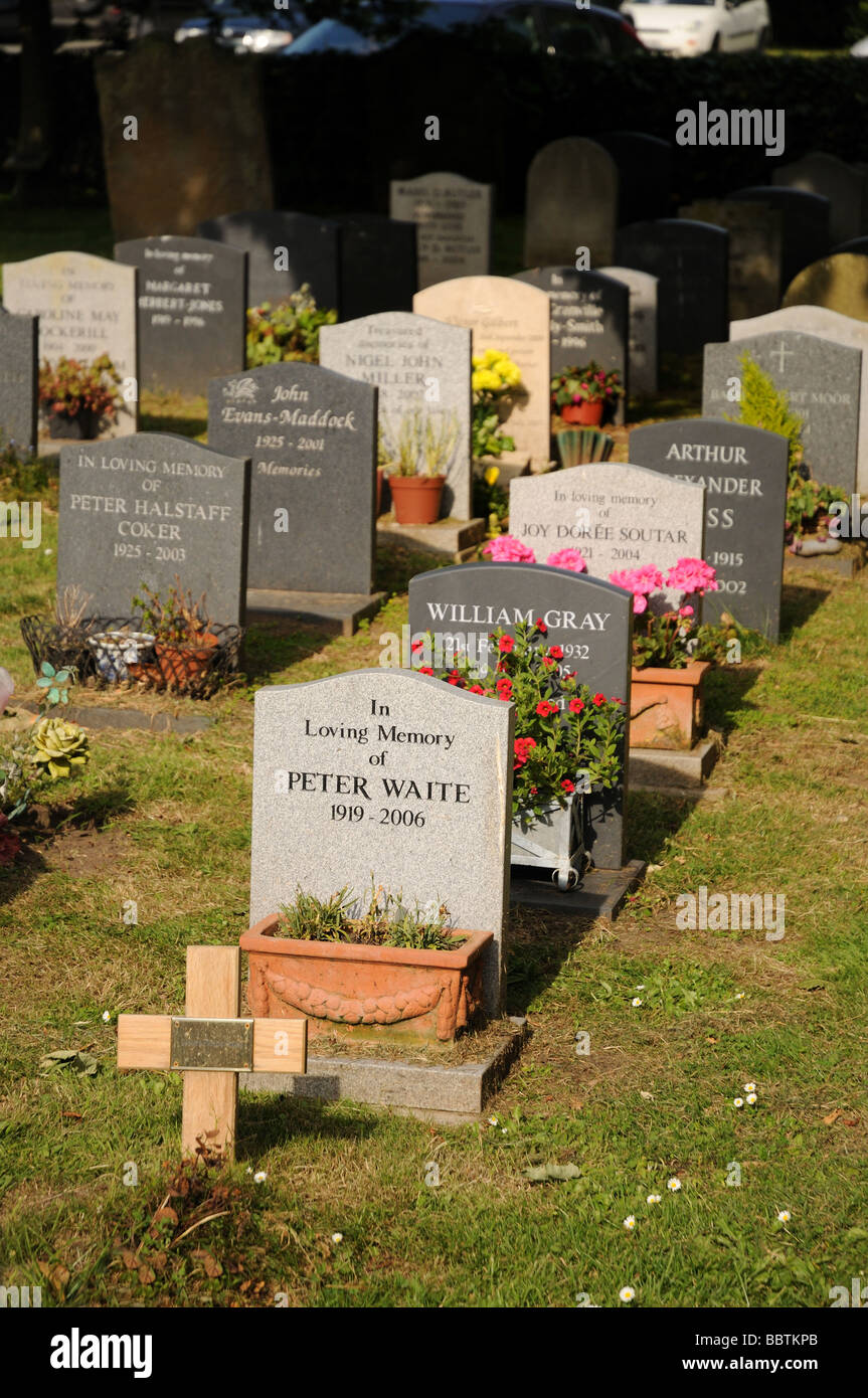Graveyard at St Peter's & St Paul's Church Aldeburgh Suffolk Stock Photo